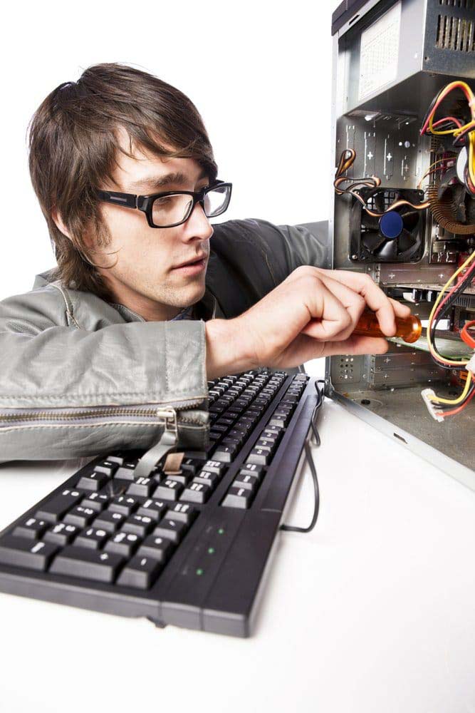 Мастер по ремонту компьютеров в Стрельне