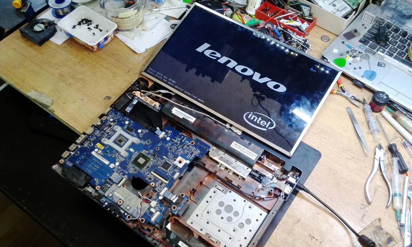 Ремонт ноутбуков Lenovo в Стрельне